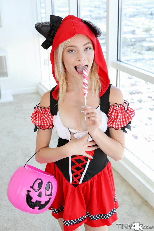 606px x 910px - Blonde Teeny In Little Red Riding Hood Cosplay Enjoys Very ...