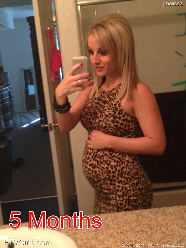 Pregnant Blonde Pornstar Showing Off Her Beautiful Belly - YOUX.XXX