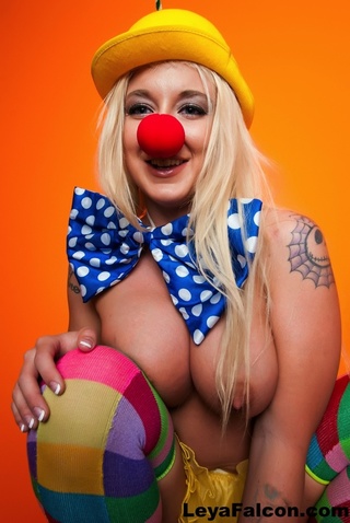 Female Clown Porn - Newest Clown Porn Pictures - YOUX.XXX
